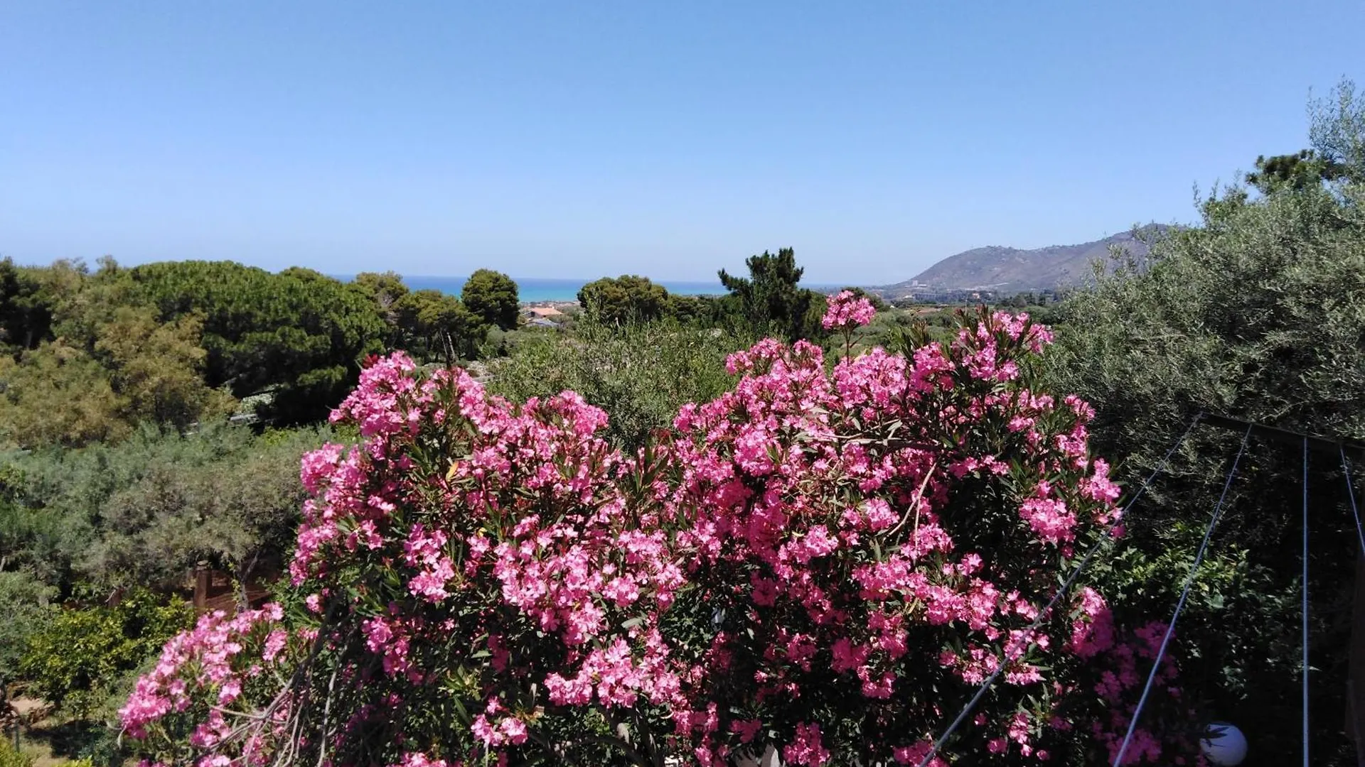 Villa Nuovo Aliru à Campofelice Di Roccella Italie